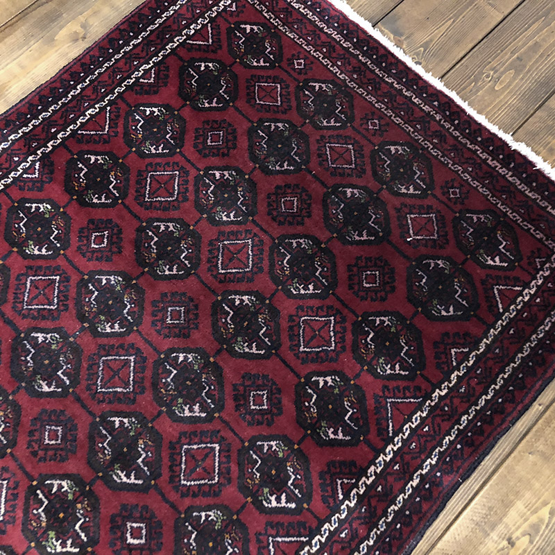Tribal Rug 絨毯 “ワインレッドベースのダイヤ柄とグル文様” 187×86 | OLDS