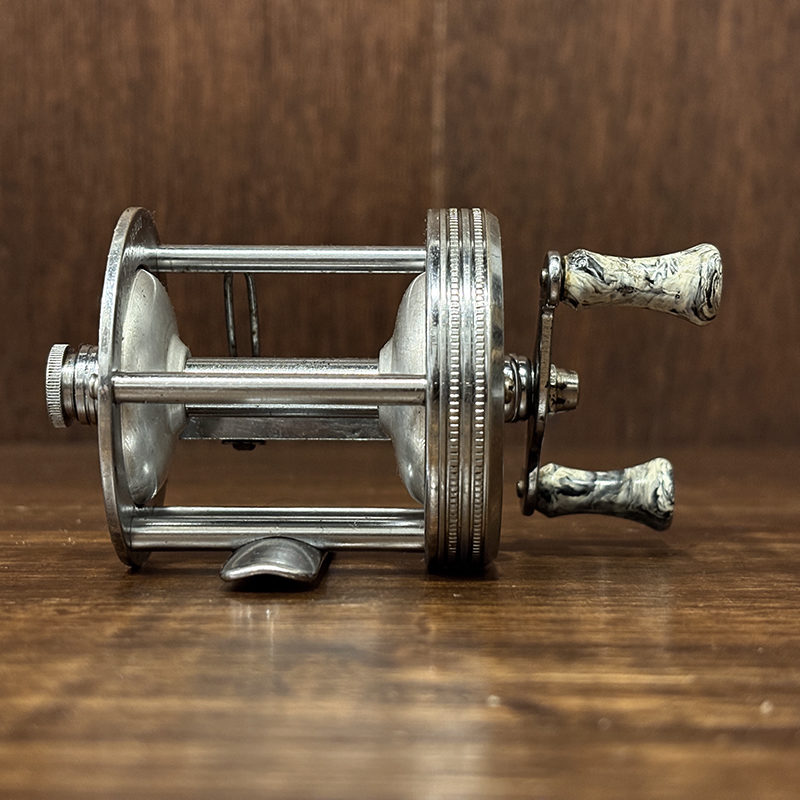 J.C. Higgins 400 Direct Drive with Levelwinder Bait Casting Reel