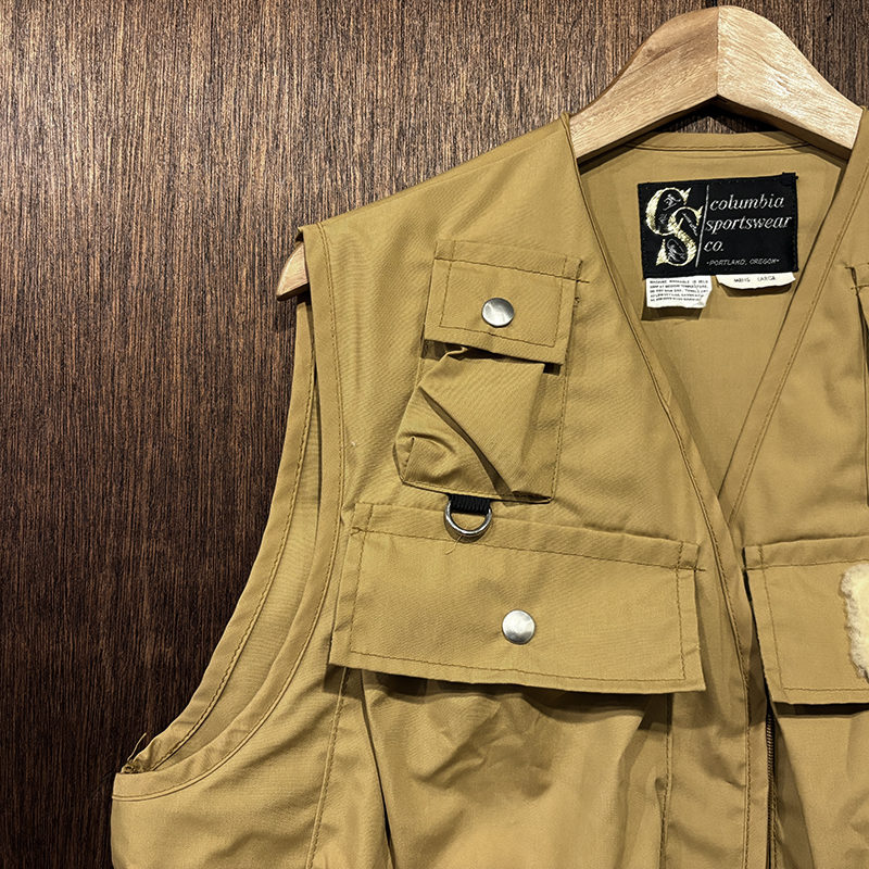 Columbia Sportswear Fishing Vest Camel Ochre Jumping Trout Patch