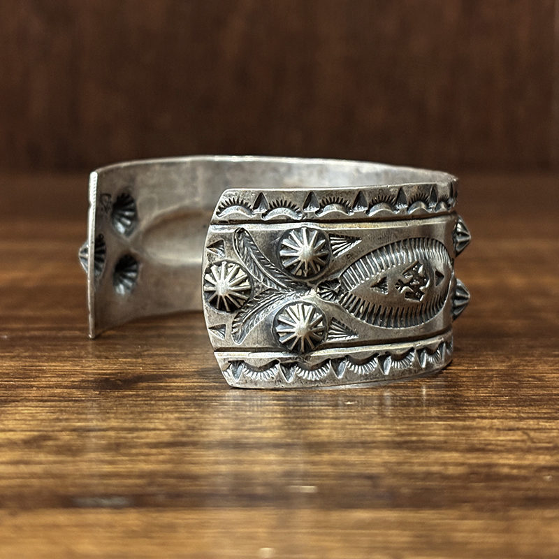 ヴィンテージ！Silver Zuni Style Bangle ブレスレット ヴィンテージ！Silver Zuni Style Bangle ブレスレット