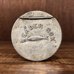 Vintage Fish Emboss Decoration Design Round Aluminum Leader Box ビンテージ オールド フィッシュエンボス デザイン アルミニウム ラウンド リーダーボックス ビンテージ オリジナル