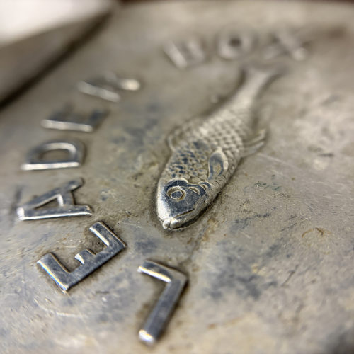 Vintage Fish Emboss Decoration Design Round Aluminum Leader Box ビンテージ オールド フィッシュエンボス デザイン アルミニウム ラウンド リーダーボックス ビンテージ オリジナル