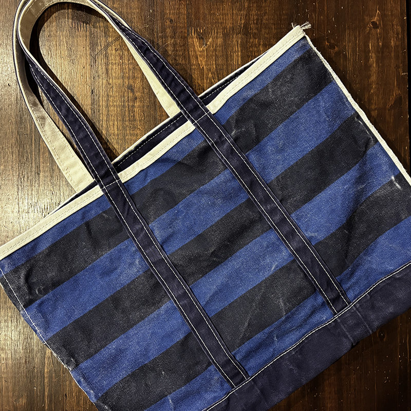 L.L. Bean Boat and Tote Dark Navy / Blue Border Navy Handle Color