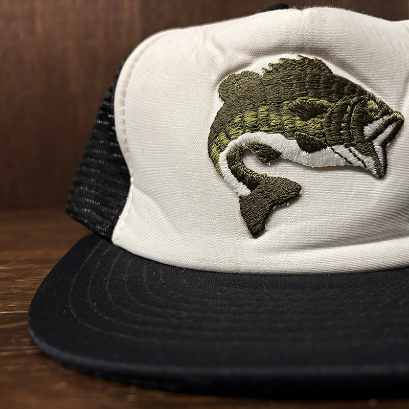Vintage Jumping Bass Nylon Mesh Sports Fishing Cap Black White