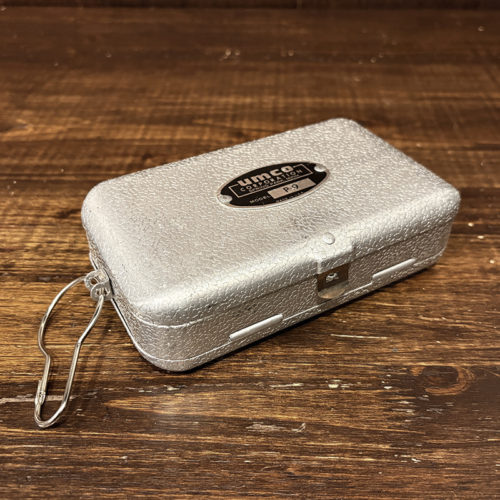 Umco P-9 Aluminum Tackle Box Upper Midwest MFG CO Fishing Lure Fly Box アムコ タックルボックス アルミニウム フィッシング ルアー フライ ボックス ビンテージ オリジナル 内部トレイ付属 グッドコンディション