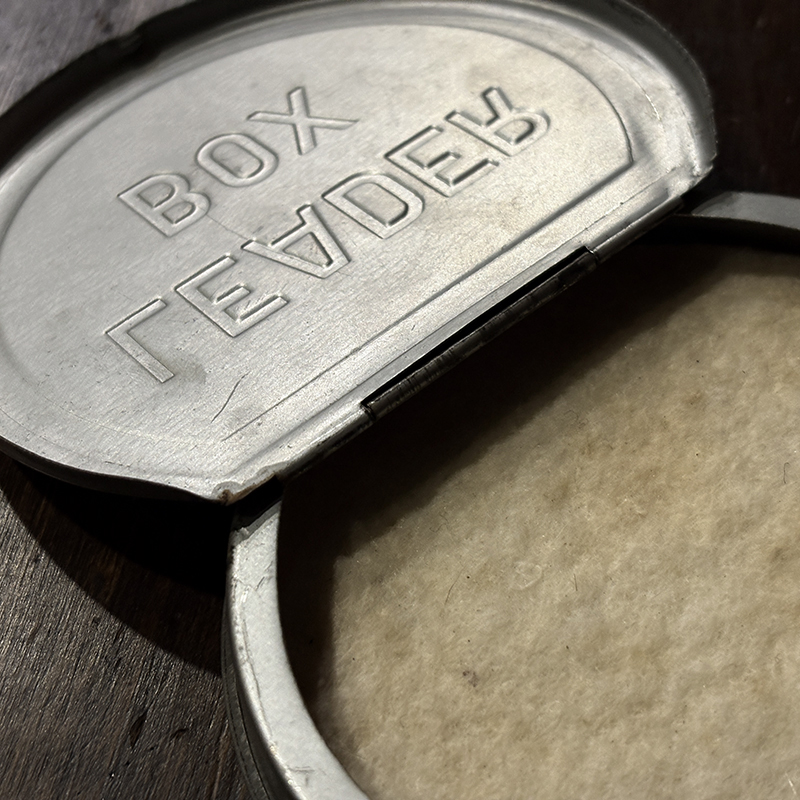 Vintage Leader Box Embossed Logotype Design Round Aluminum Box